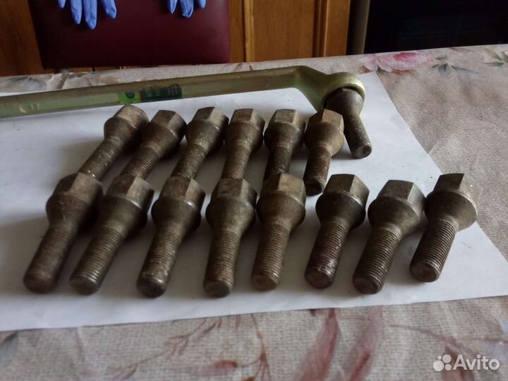 Продам болты крепления колес на ваз