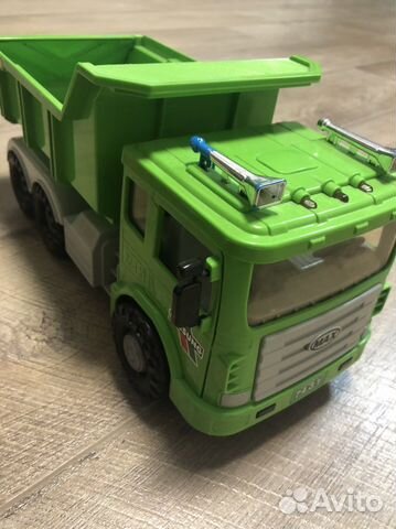 Игрушка самосвал