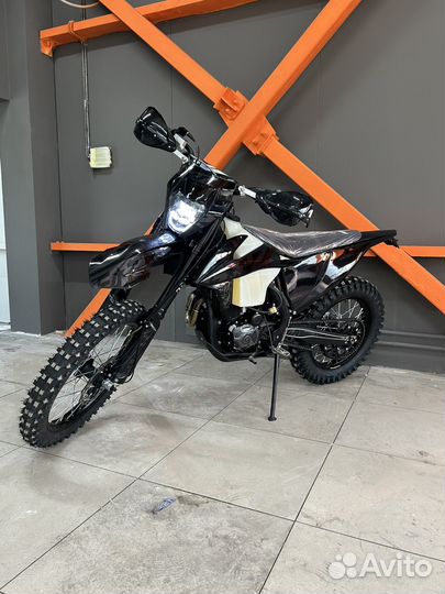 Мотоцикл BRZ X8 PR300 BE