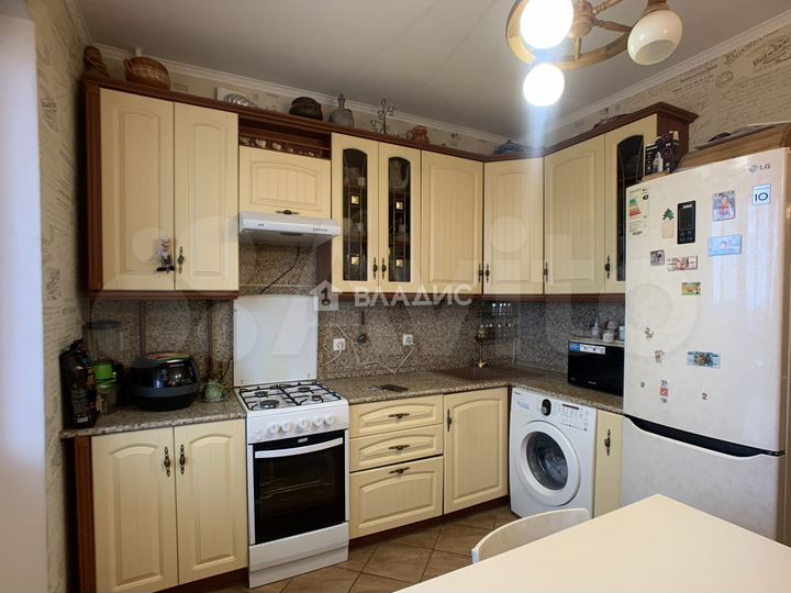 2-к. квартира, 58 м², 8/10 эт.