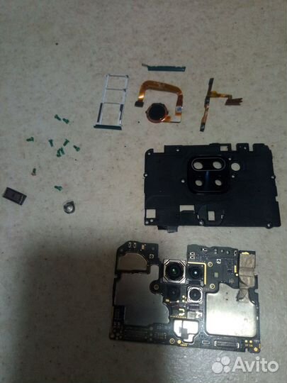 Мобильные телефоны на запчасти