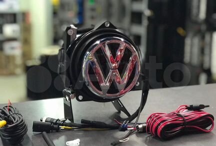 Камера моторизованная в эмблему Volkswagen