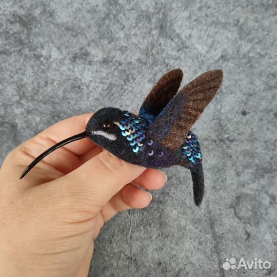 Брошь колибри