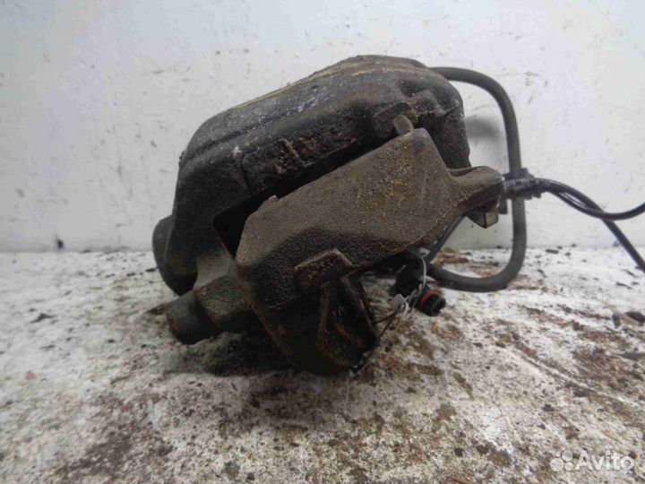 Суппорт передний правый Mercedes M-klasse W164