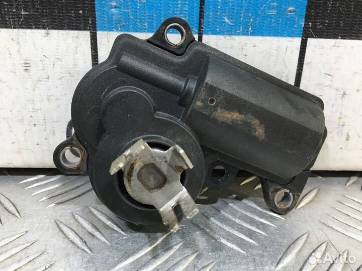 Б/У Моторчик привода заслонок#001