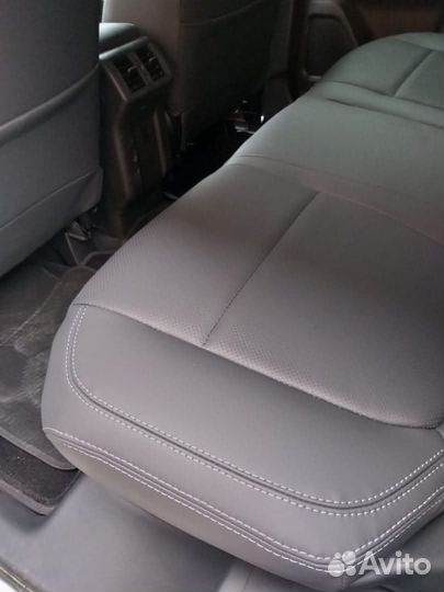 Чехлы на Mitsubishi Outlander 3 рестаилинг