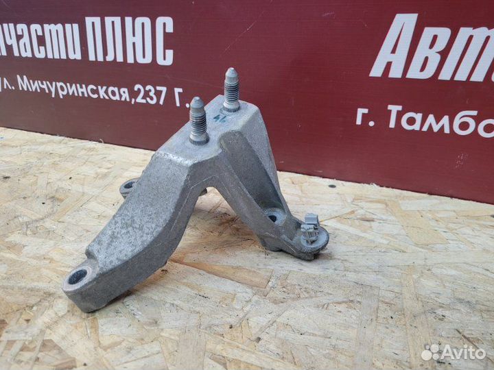 Кронштейн кпп Renault Logan