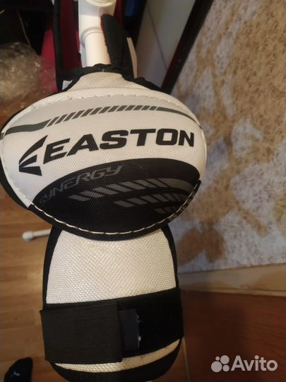 Нагрудник, щитки, налокотники полевого игрока