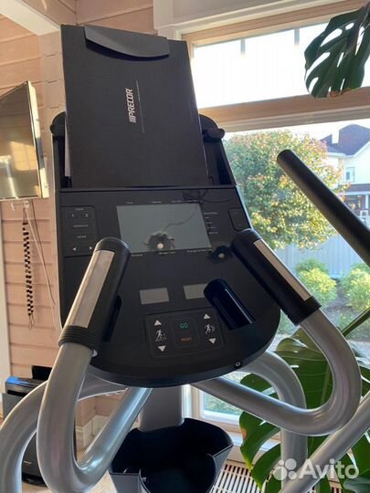 Эллиптический тренажер Precor EFX225 120V