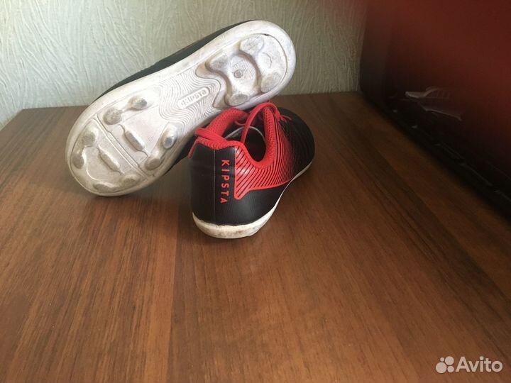 Детские футбольные бутсы