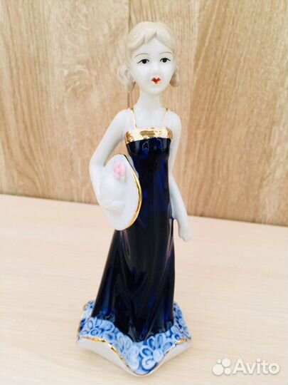 Фарфоровые статуэтки