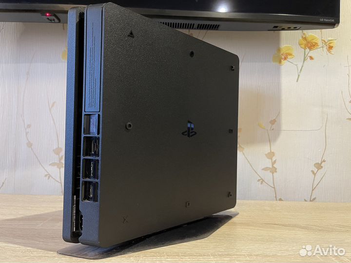 Sony PS4 slim 1tb с 2 джостиками