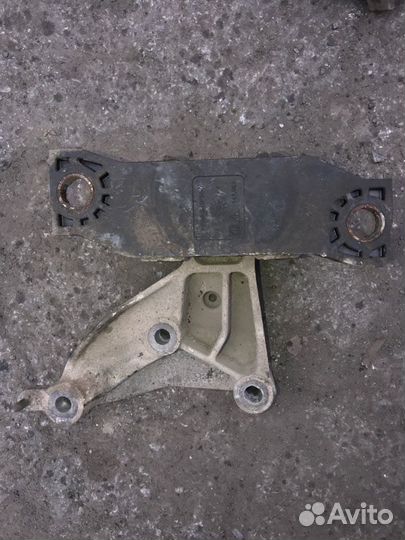 Подушка двигателя Renault Logan LM05 K4M 2008