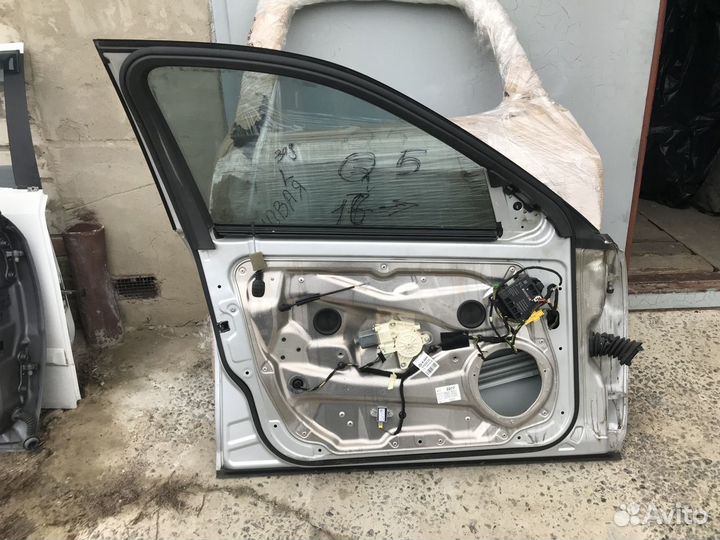 Дверь передняя левая Mercedes W204