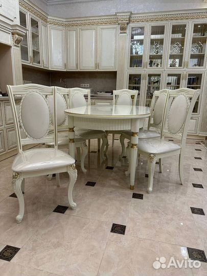 Стол и Стулья