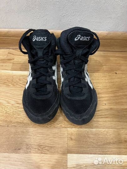Продам борцовки детские Asics matflex размер 34