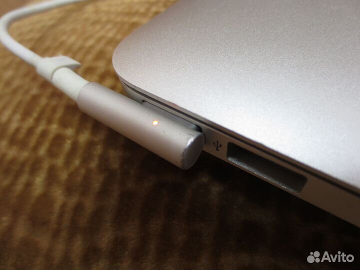 Macbook Air 13 Core i5 2011г