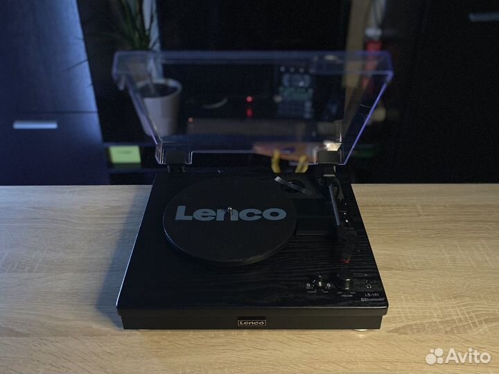 Виниловый проигрыватель Lenco LS-101BK новый
