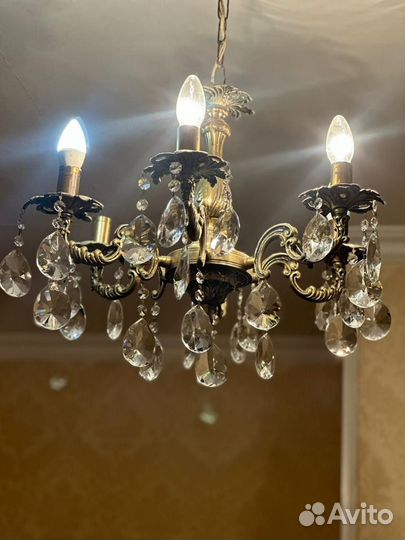 Люстра и зеркало