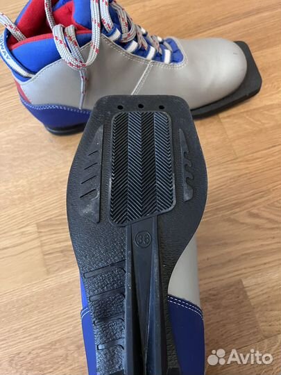 Беговые лыжи комплект