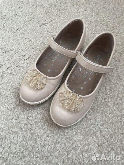 Туфли для девочки 29 размер новые