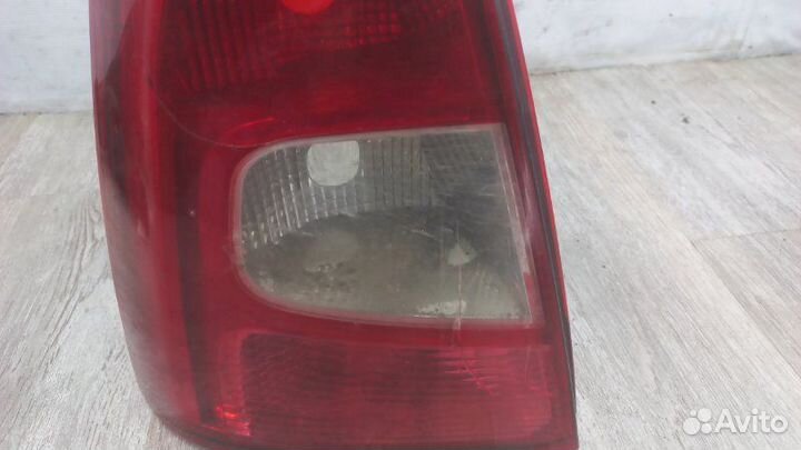 Фонарь задний левый Renault Logan 1 2008