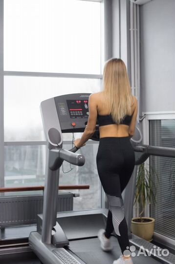 Беговая дорожка Life Fitness