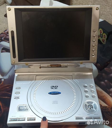 Портативный видеопроигрыватель