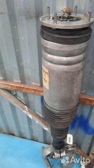 Пневмостойка передняя правая Land Rover Range Rov