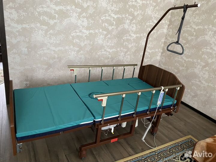 Медицинская кровать для лежачих больных с USB