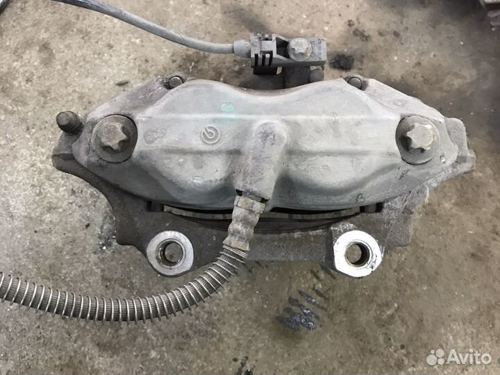 Суппорт передний на мерседес w221