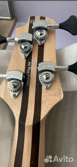 Бас гитара 4-х струнная