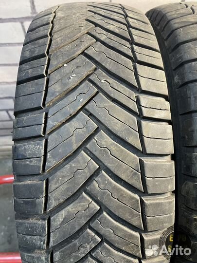 Michelin Agilis CrossClimate 215/65 R16C 107T