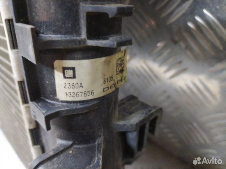 Радиатор охлаждения двигателя Opel Astra J P10