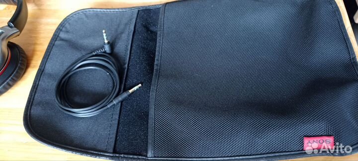 Беспроводные наушники Sony MDR-10RBT