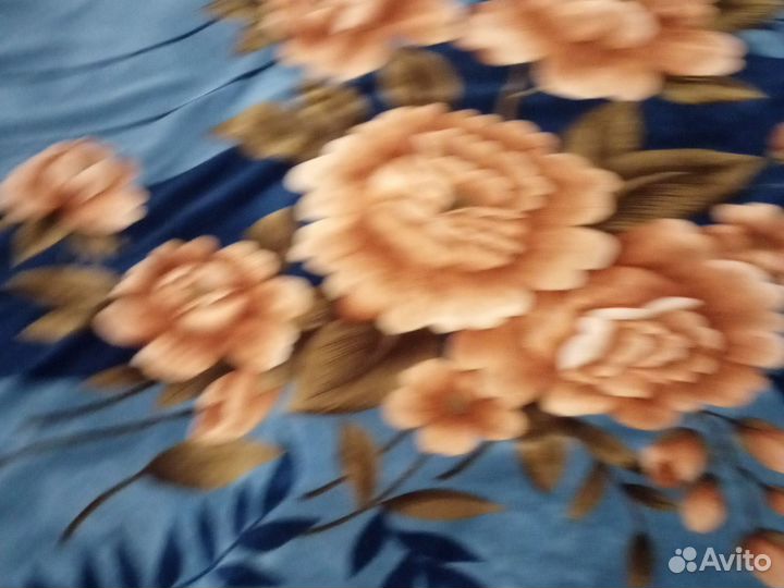 Пледы и покрывало бу