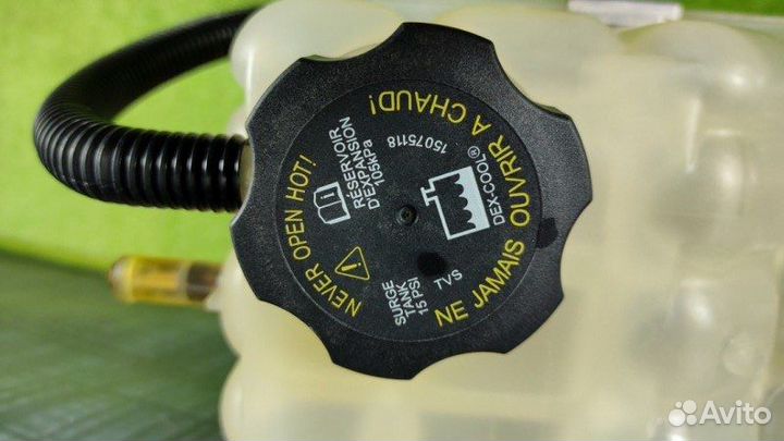 Бачок расширительный Cadillac Escalade LQ9 2004