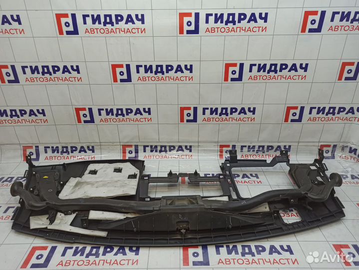 Торпедо Nissan Tiida (C11) 68101-EM02A