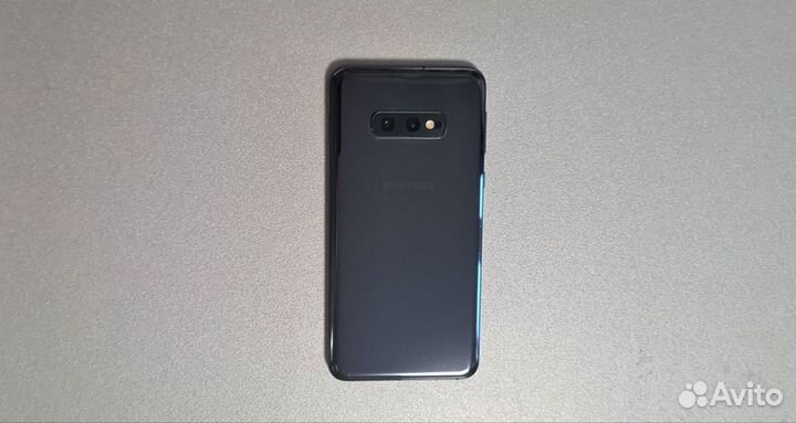 Samsung Galaxy S10e, 6/128 ГБ