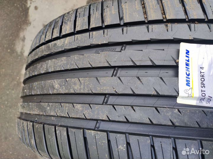 Michelin Pilot Sport 4 SUV 285/40 R22