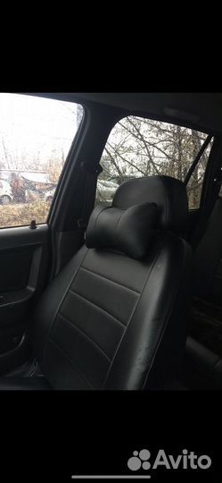 Передние сиденья и подлокотник Нексия