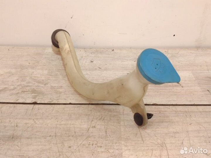 Горловина бачка омывателя Nissan Note E11 HR16DE