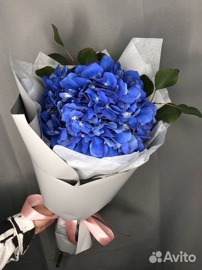 Букет из синей гортензии