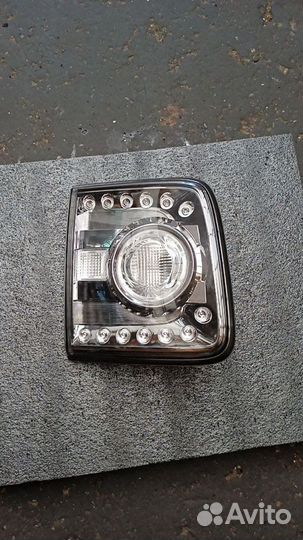 Стоп-сигнал задний левый на nissan patrol Y62