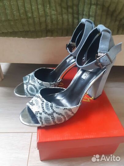 Босоножки женские 38 размер
