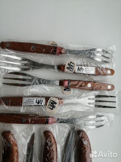 Ножи и вилки для стейка