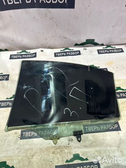 Стекло заднее правое Nissan Primera P12 1.8