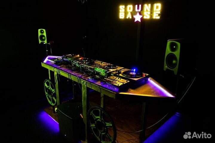 Диджей студия, лофт