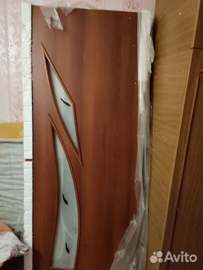 Продам межкомнатные двери ширина 80 см и 60 см