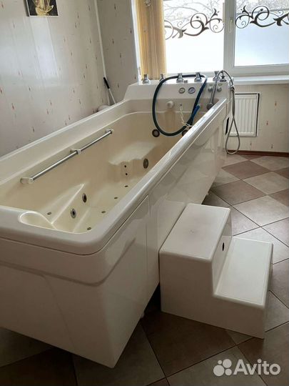 Гидромассажная ванна